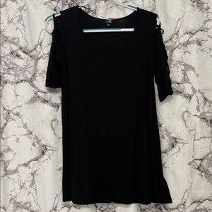 Cable & Gauge Black Short Sleeve Top